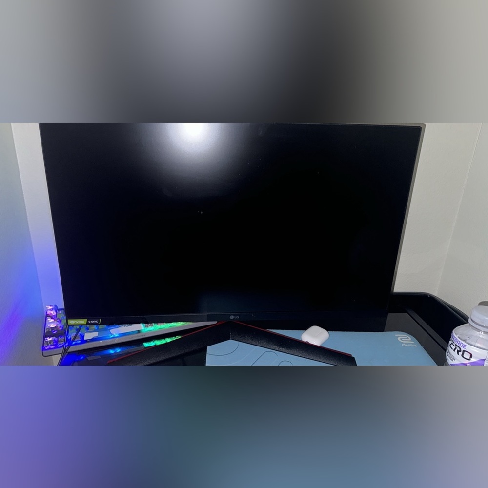 LG 27GP700-B.AUS 27" UltraGear Nano IPS FHD (1920 x 1080)
IPS 1ms 240Hz NVIDIA G